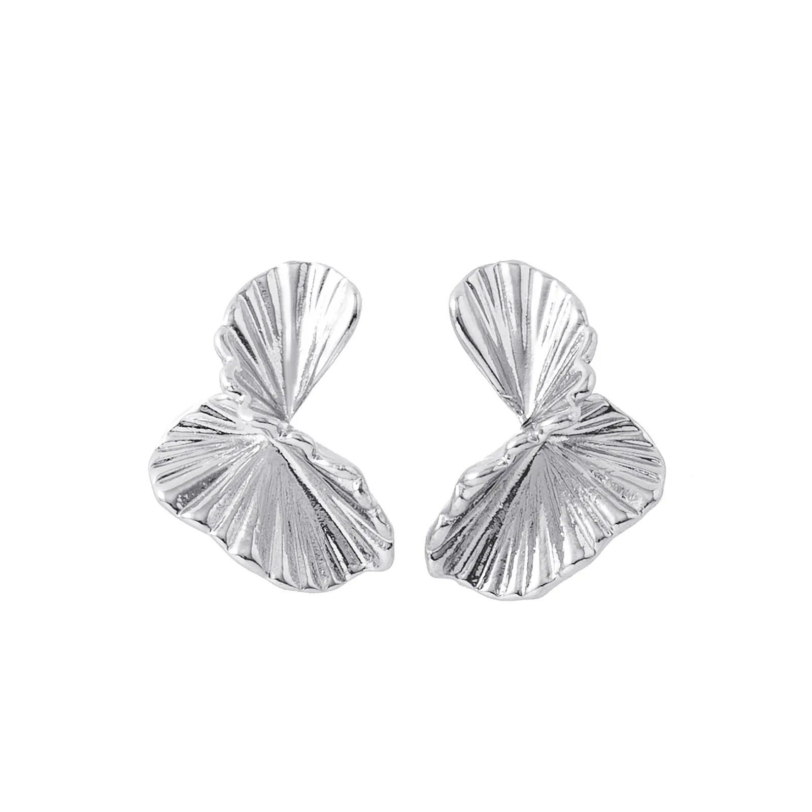 Silverfärgade örhängen, tvinnad snäcka 1x2,2 cm